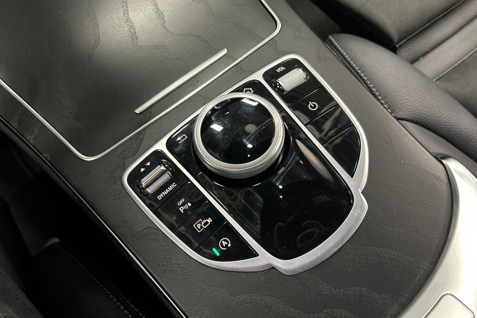 Mercedes-Benz C iso kuva 30