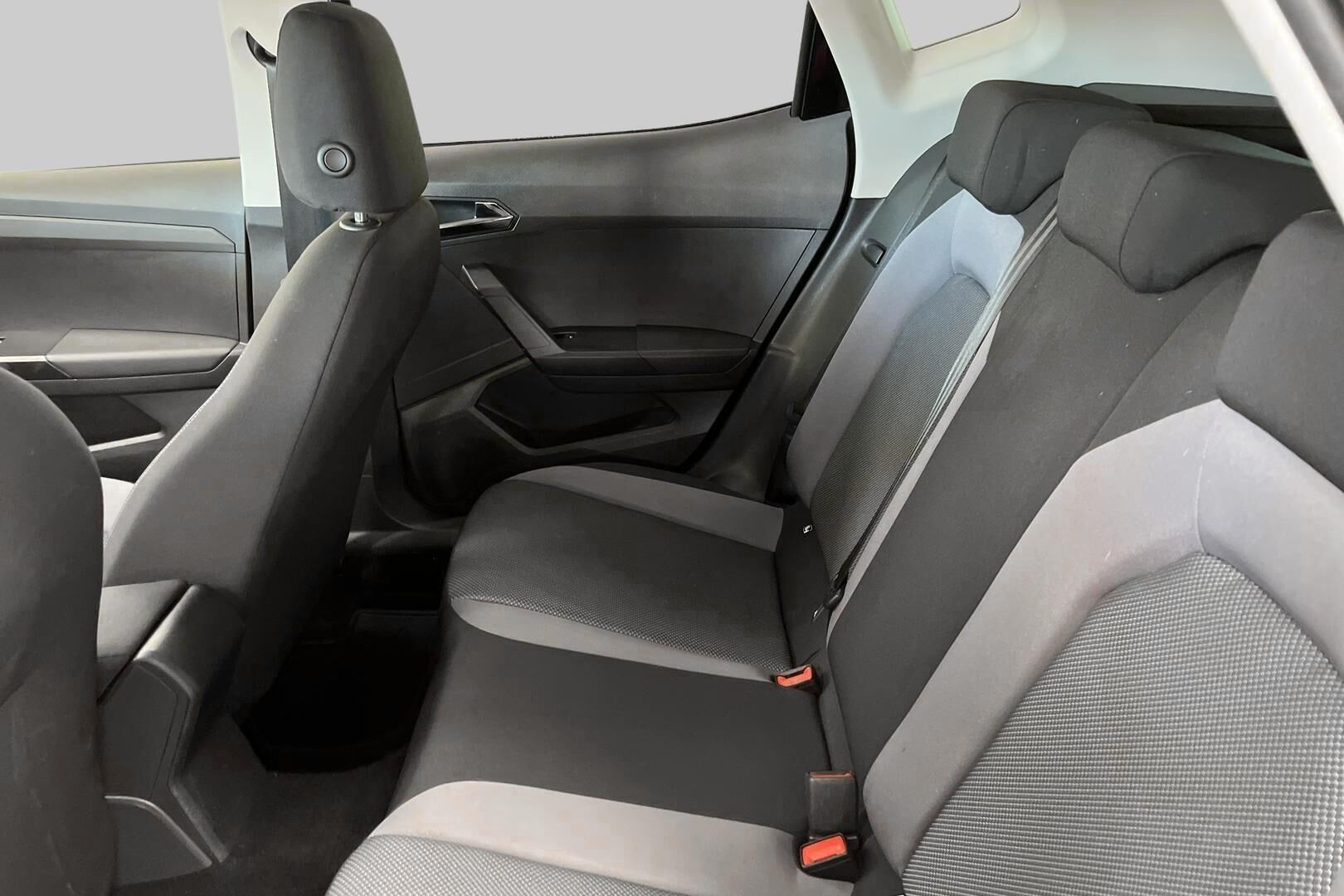 Seat Arona iso kuva 7