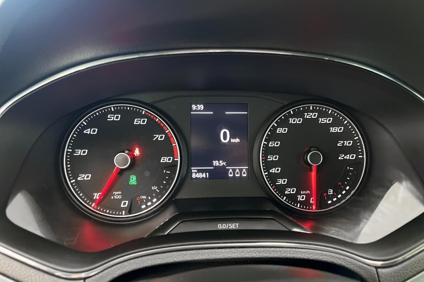 Seat Arona iso kuva 10
