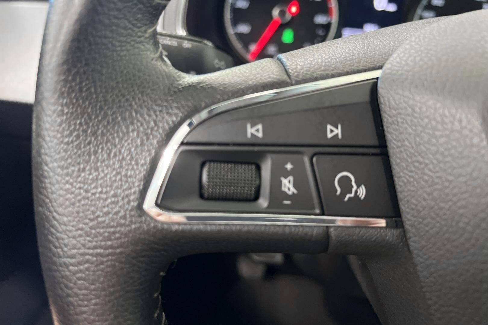 Seat Arona iso kuva 13