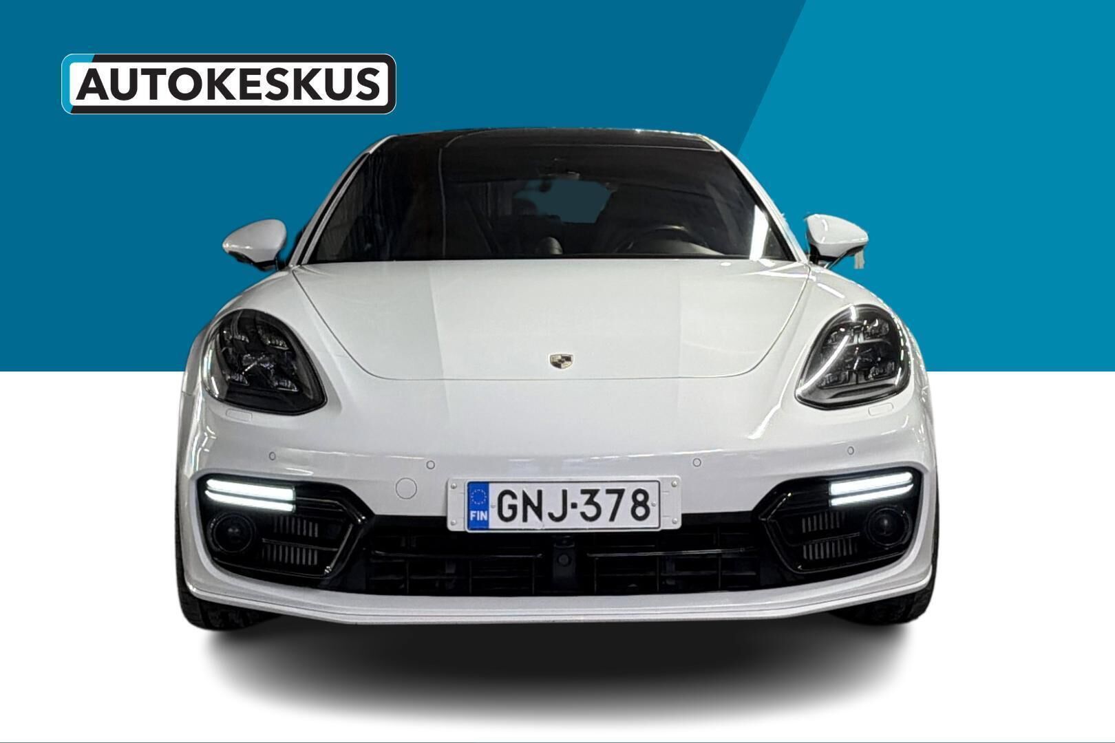 Porsche Panamera iso kuva 1