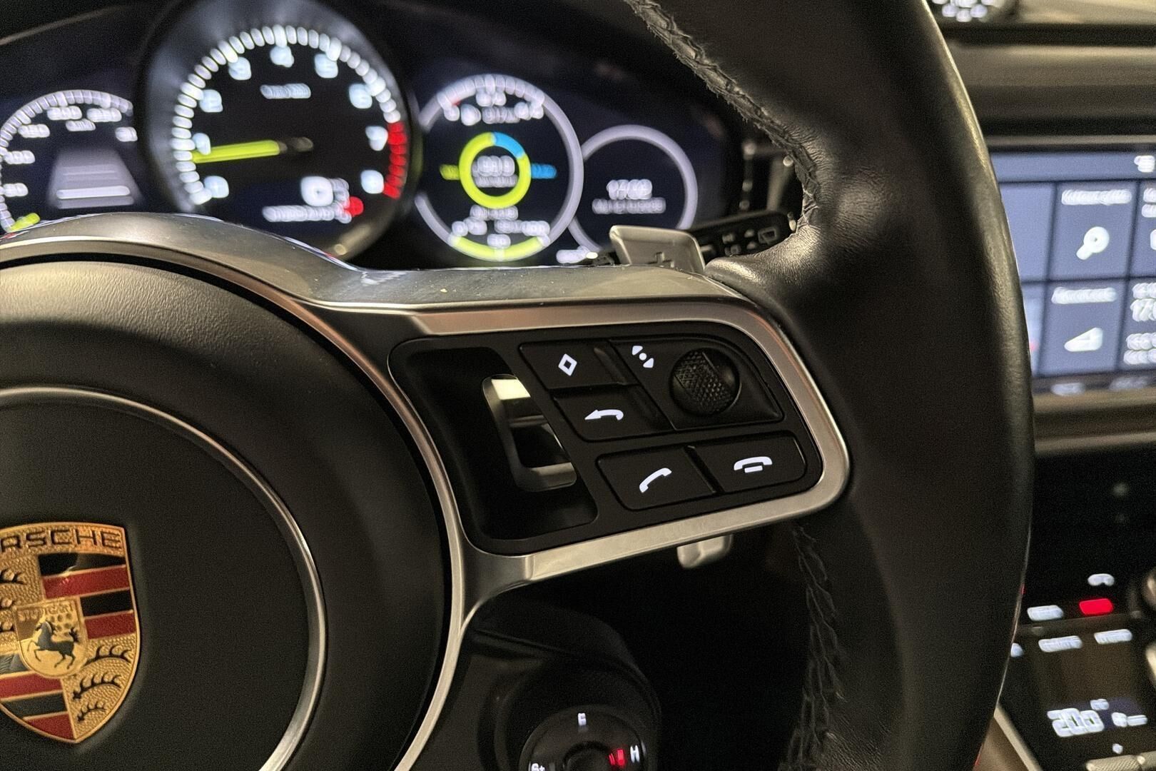 Porsche Panamera iso kuva 16