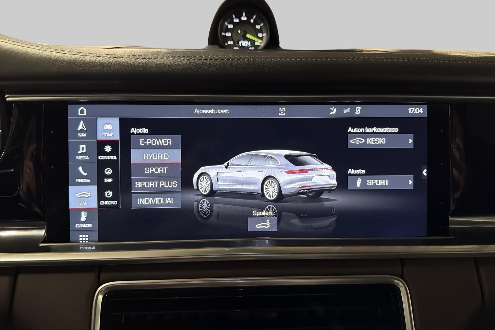Porsche Panamera iso kuva 28