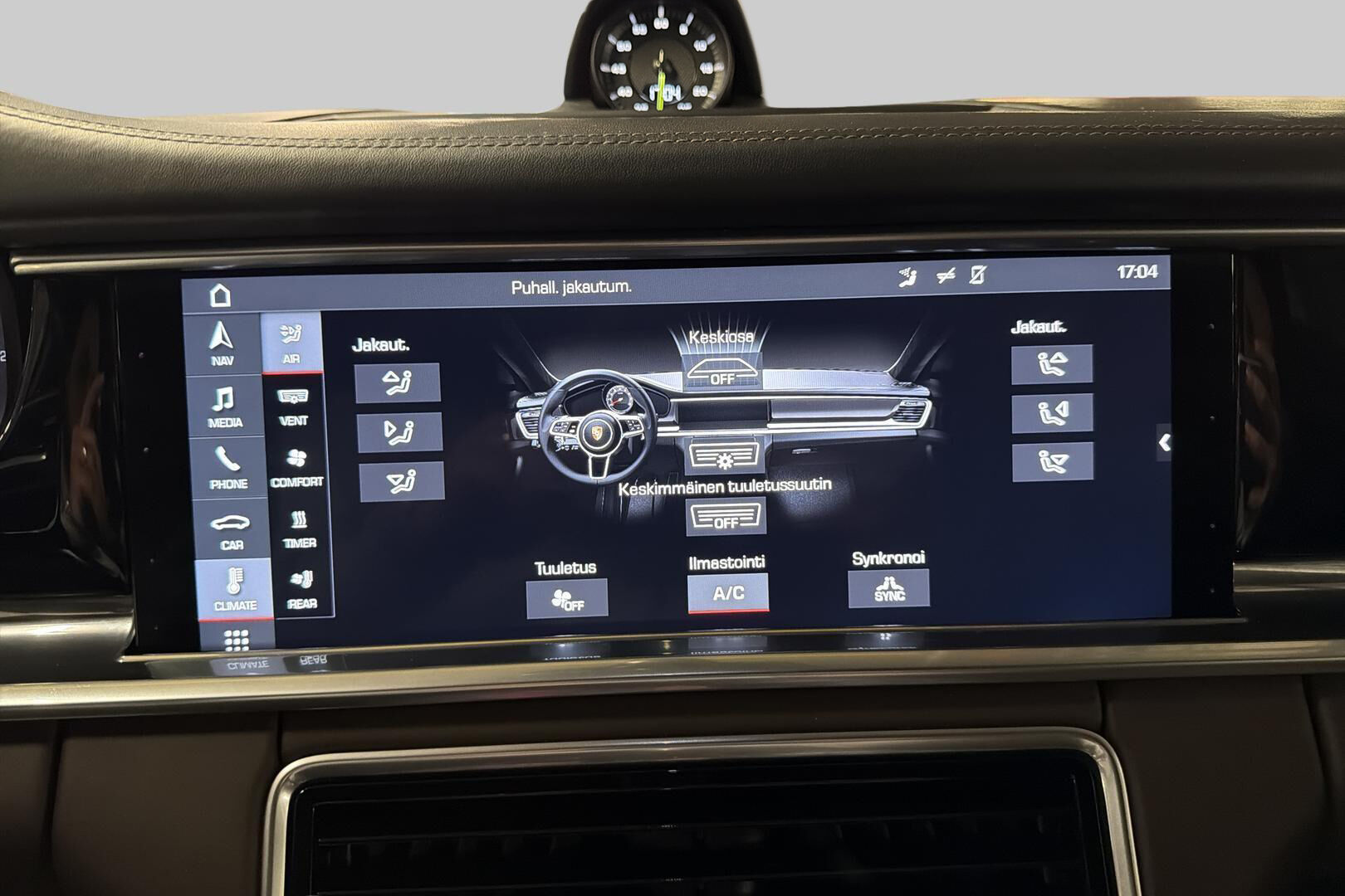 Porsche Panamera iso kuva 29