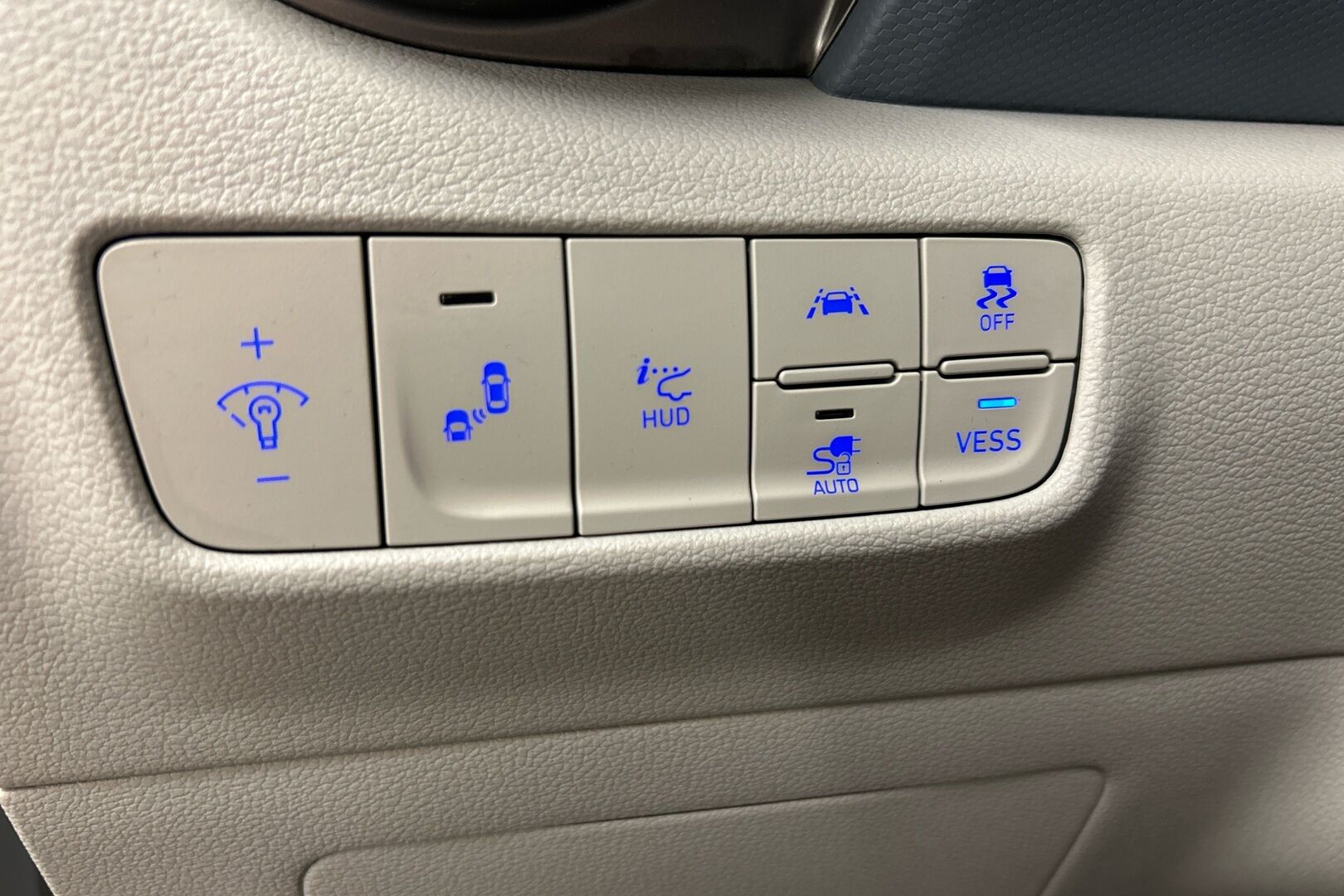 Hyundai KONA iso kuva 14