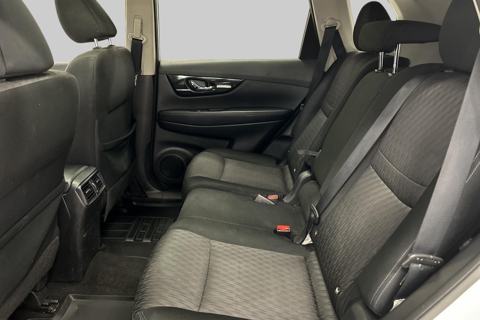 Nissan X-Trail iso kuva 4