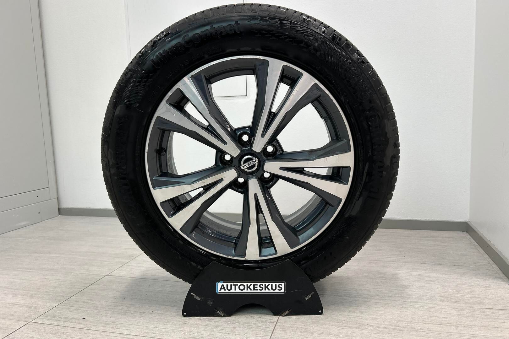 Nissan X-Trail iso kuva 7