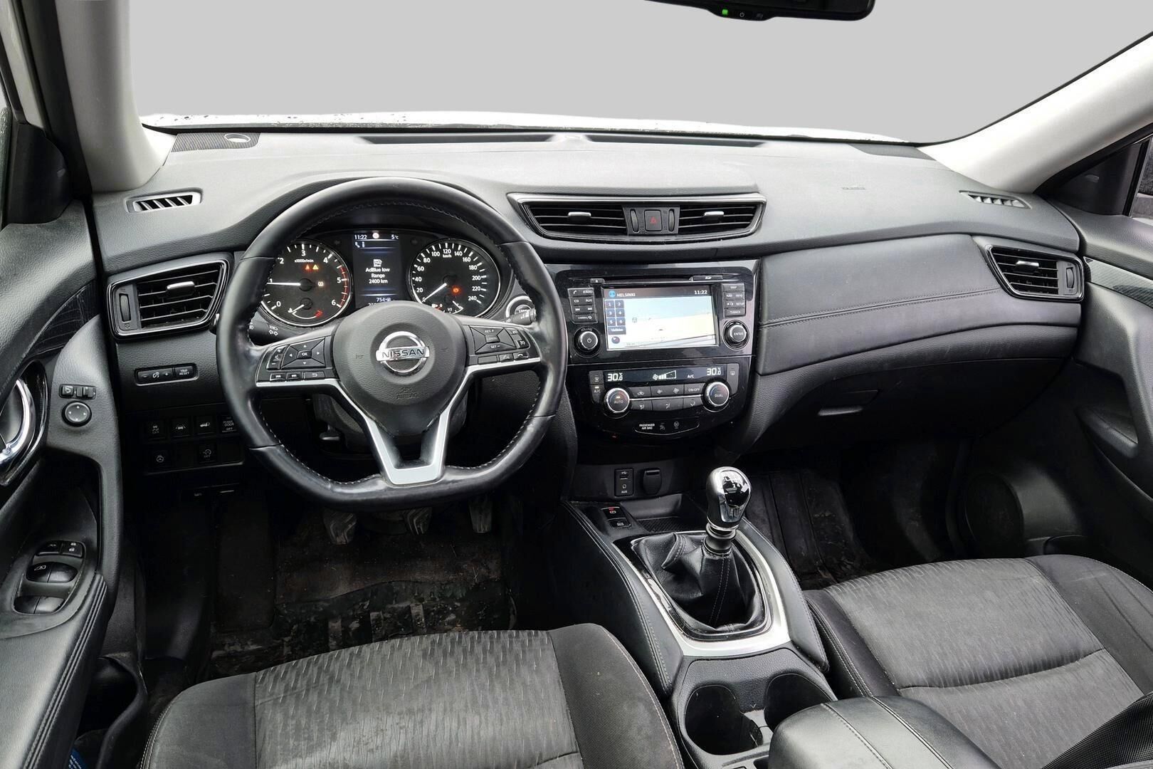 Nissan X-Trail iso kuva 2