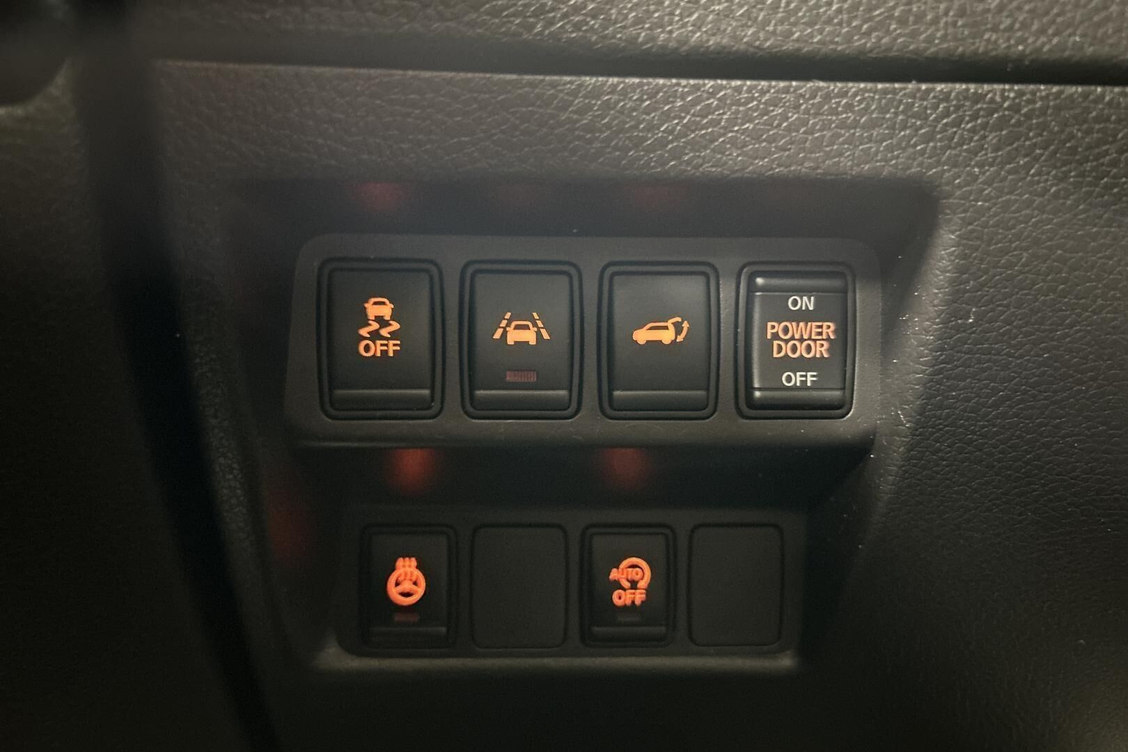 Nissan X-Trail iso kuva 28