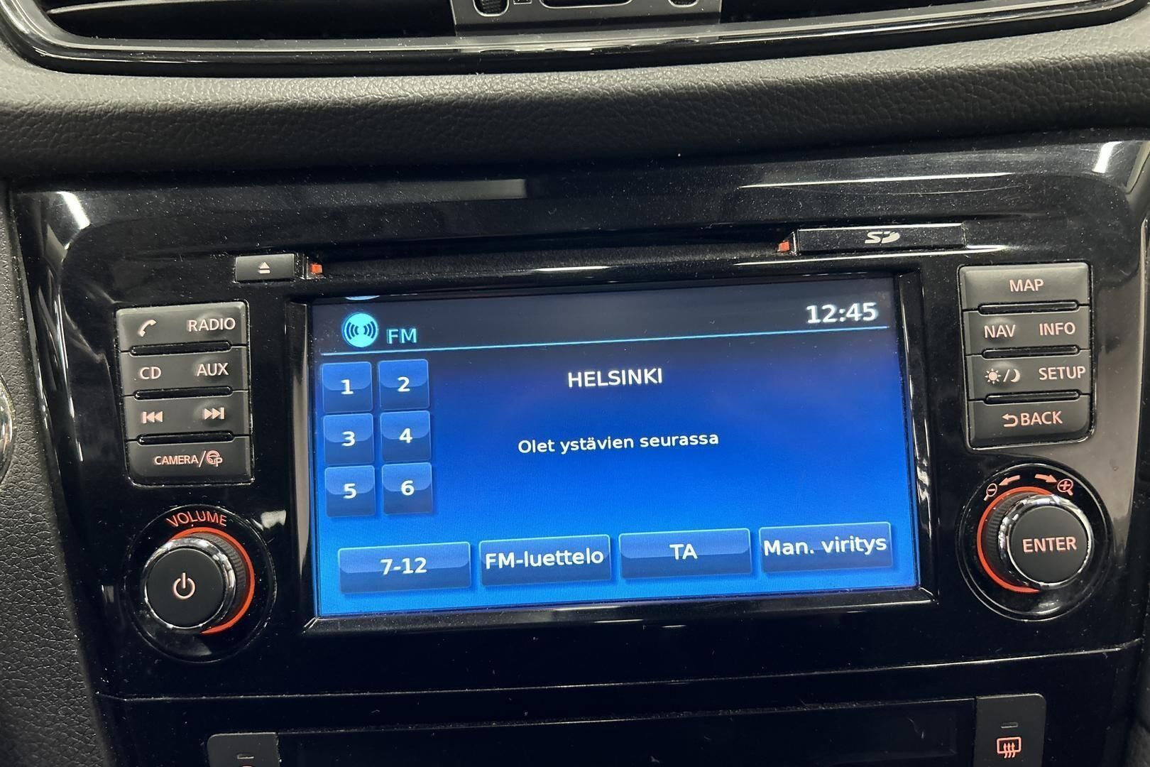 Nissan X-Trail iso kuva 16