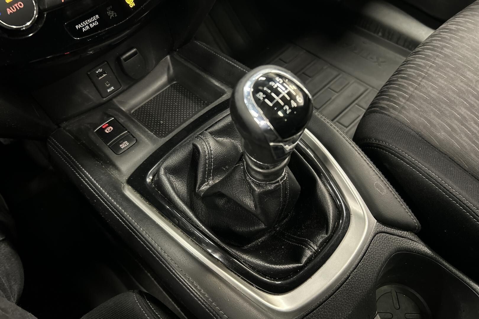 Nissan X-Trail iso kuva 19