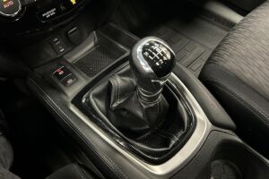 Nissan X-Trail esikatselu 19