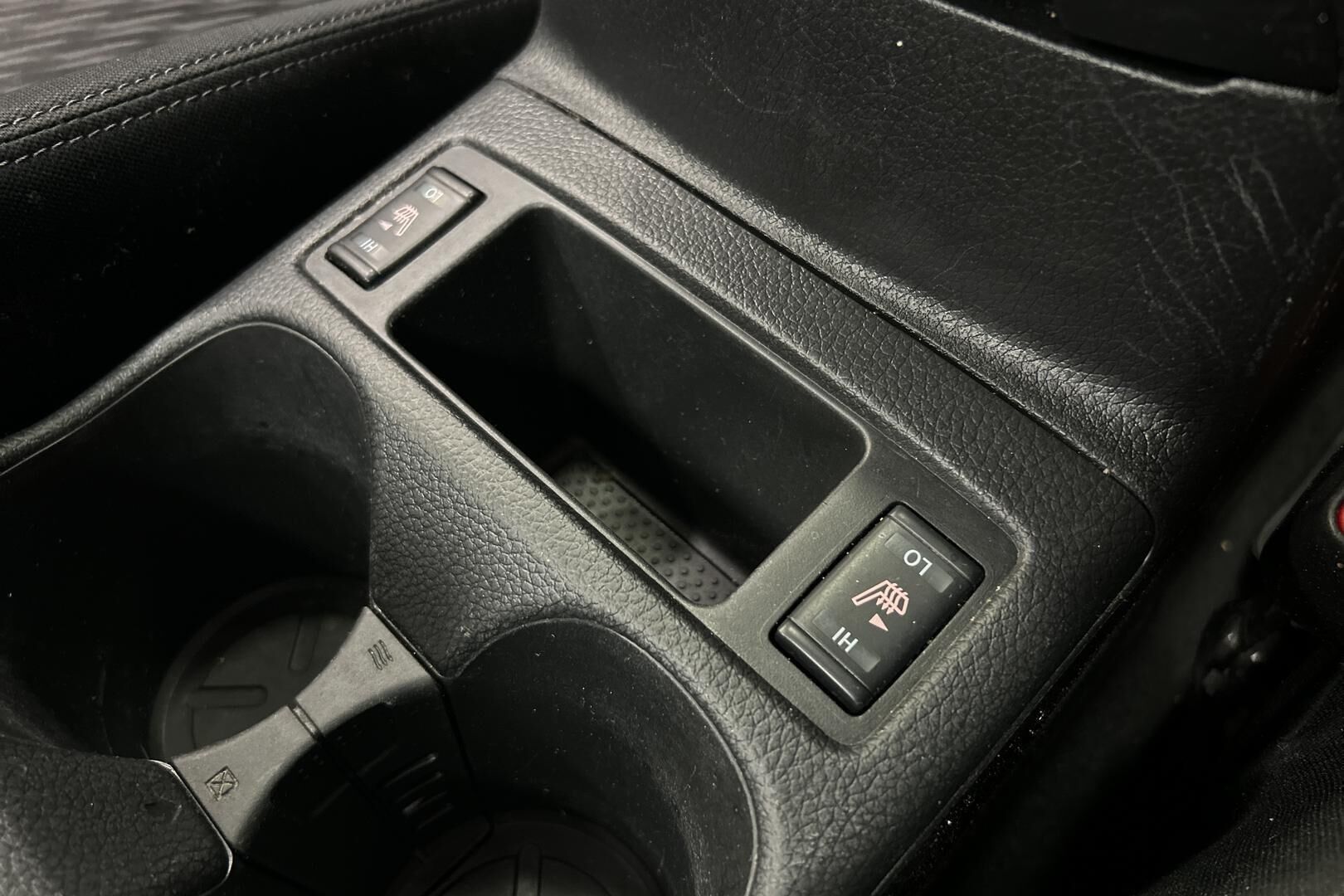 Nissan X-Trail iso kuva 32