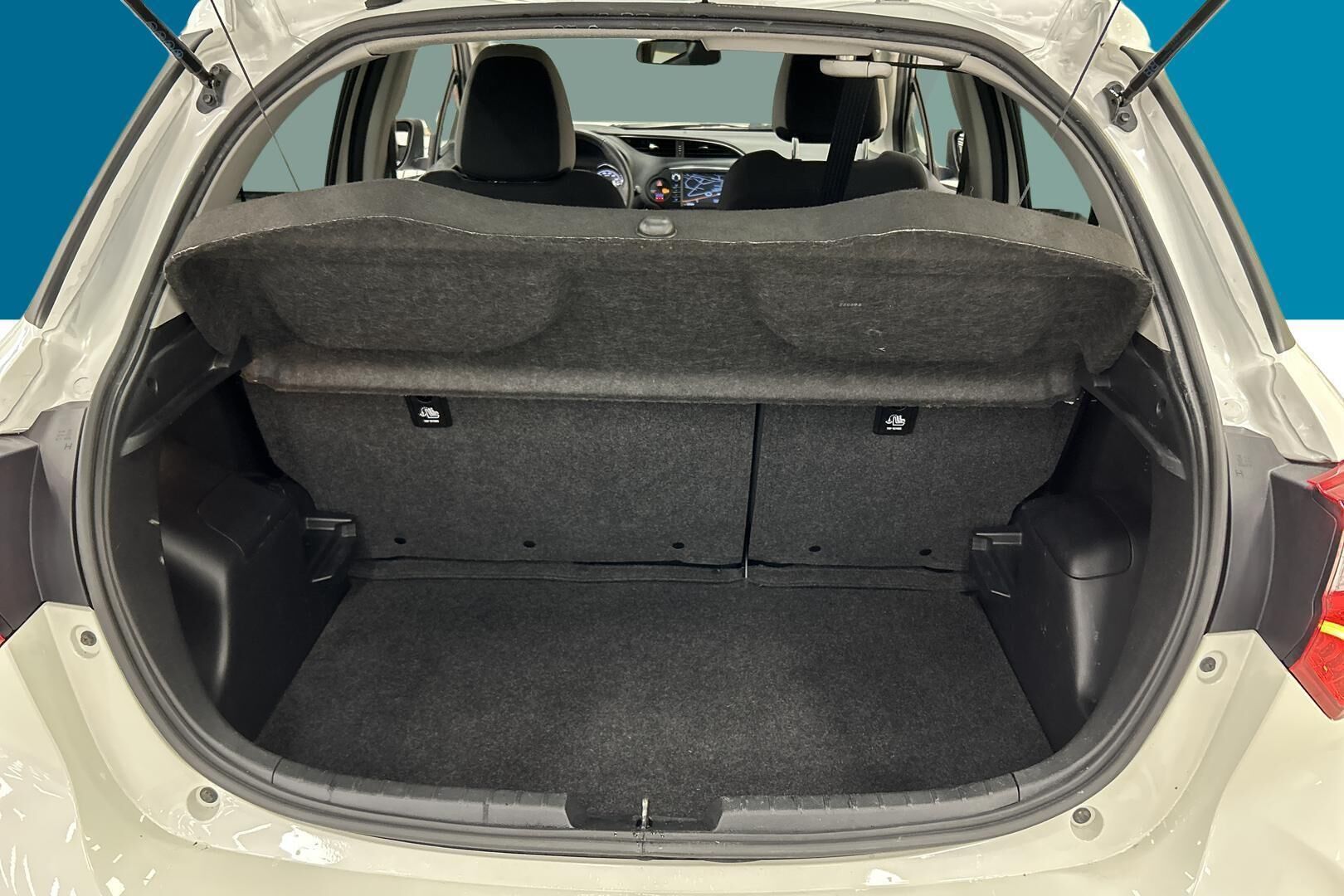 Toyota Yaris iso kuva 24