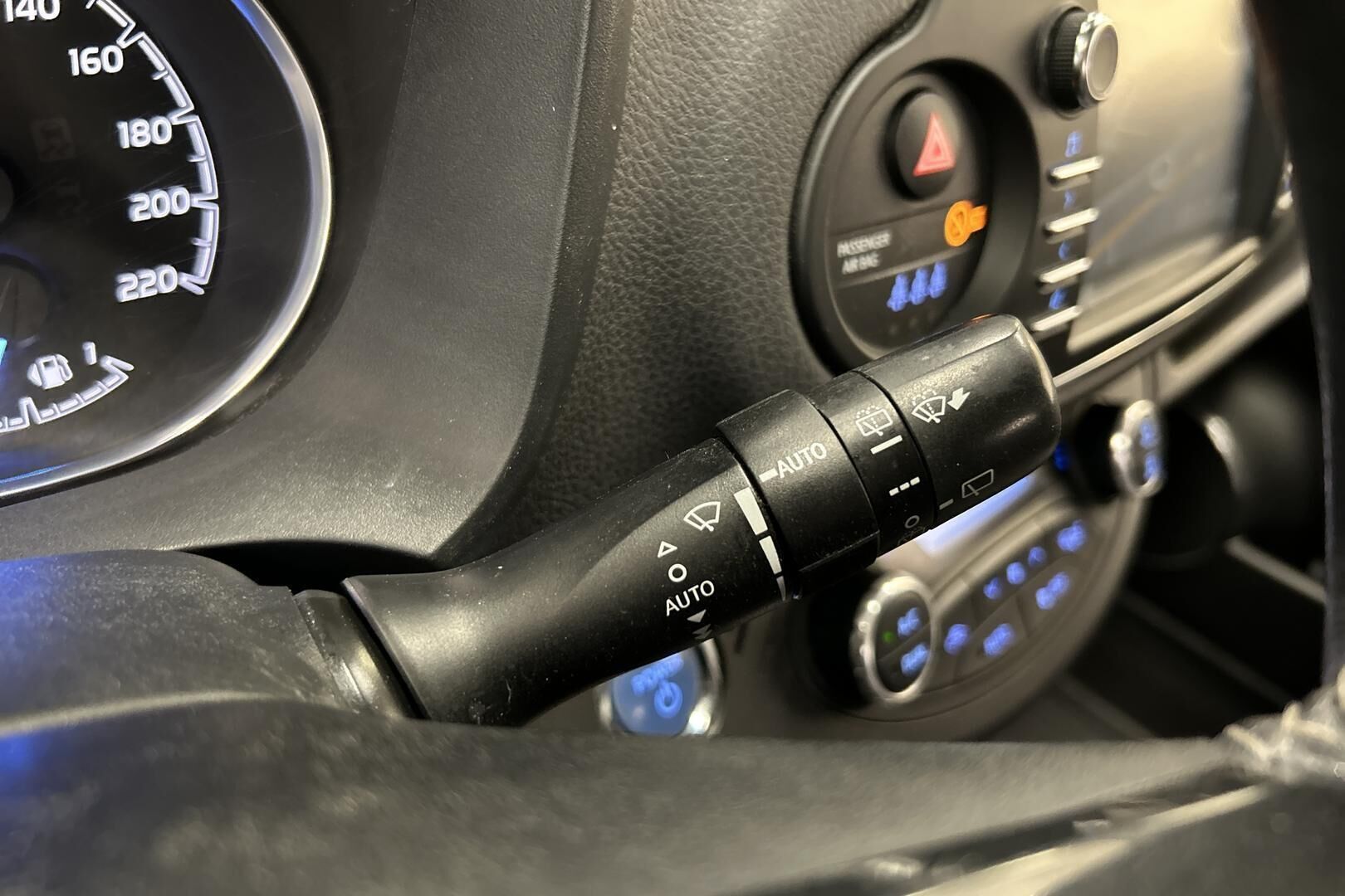 Toyota Yaris iso kuva 25