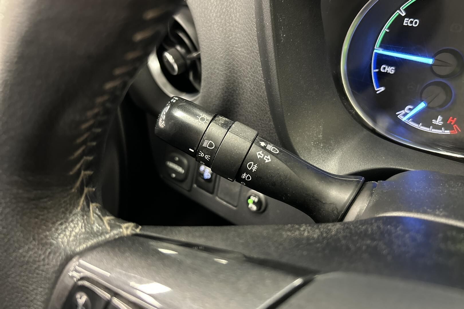 Toyota Yaris iso kuva 10