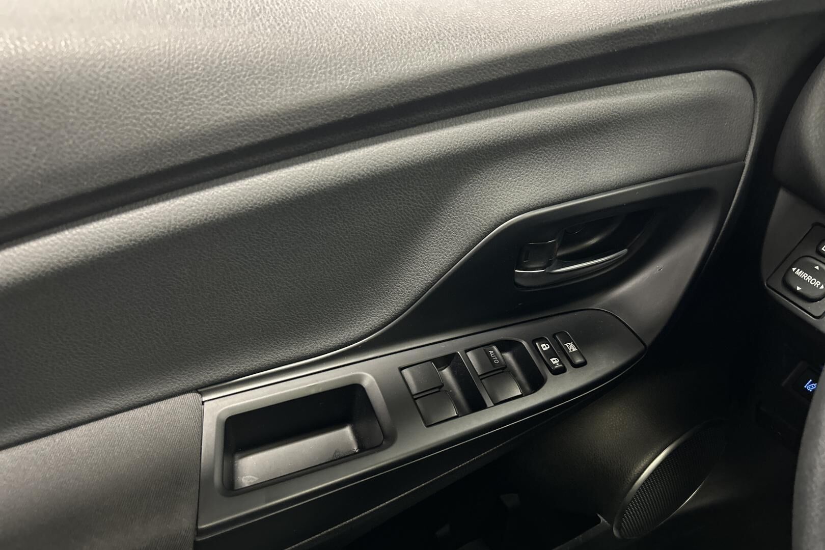 Toyota Yaris iso kuva 28