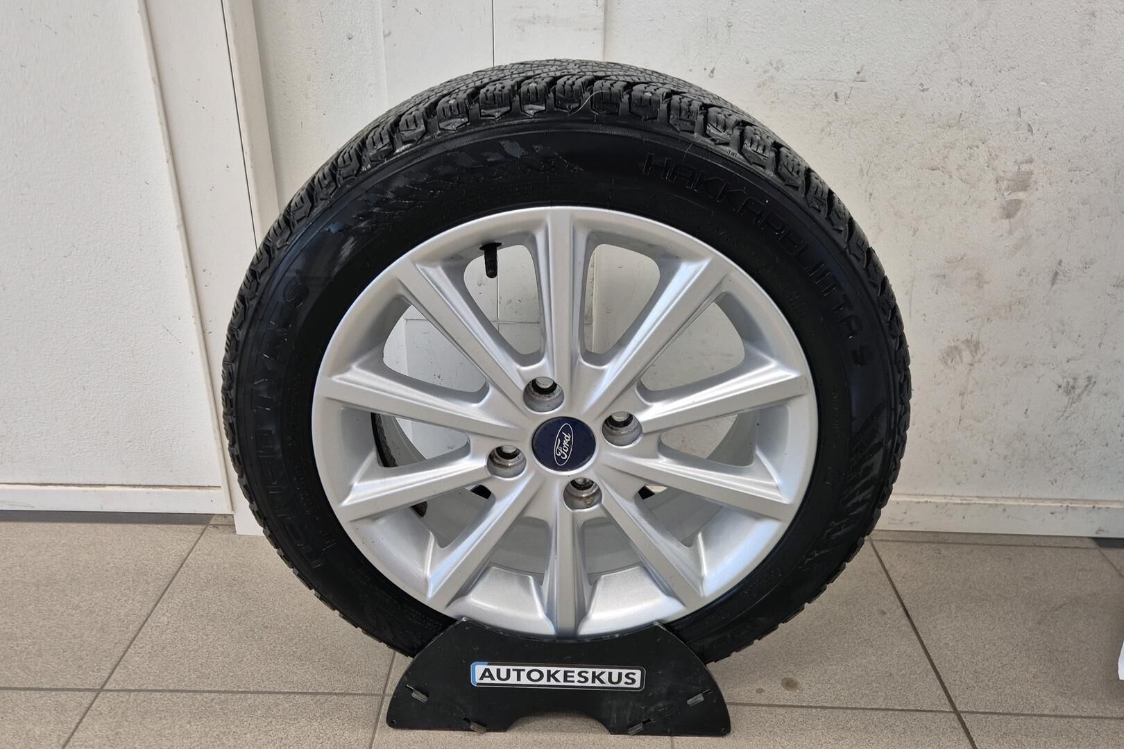 Ford Fiesta Van iso kuva 15