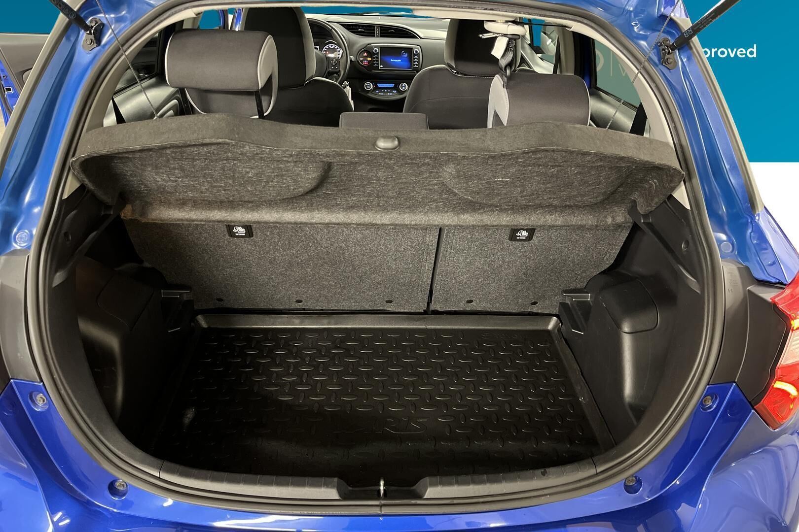 Toyota Yaris iso kuva 10