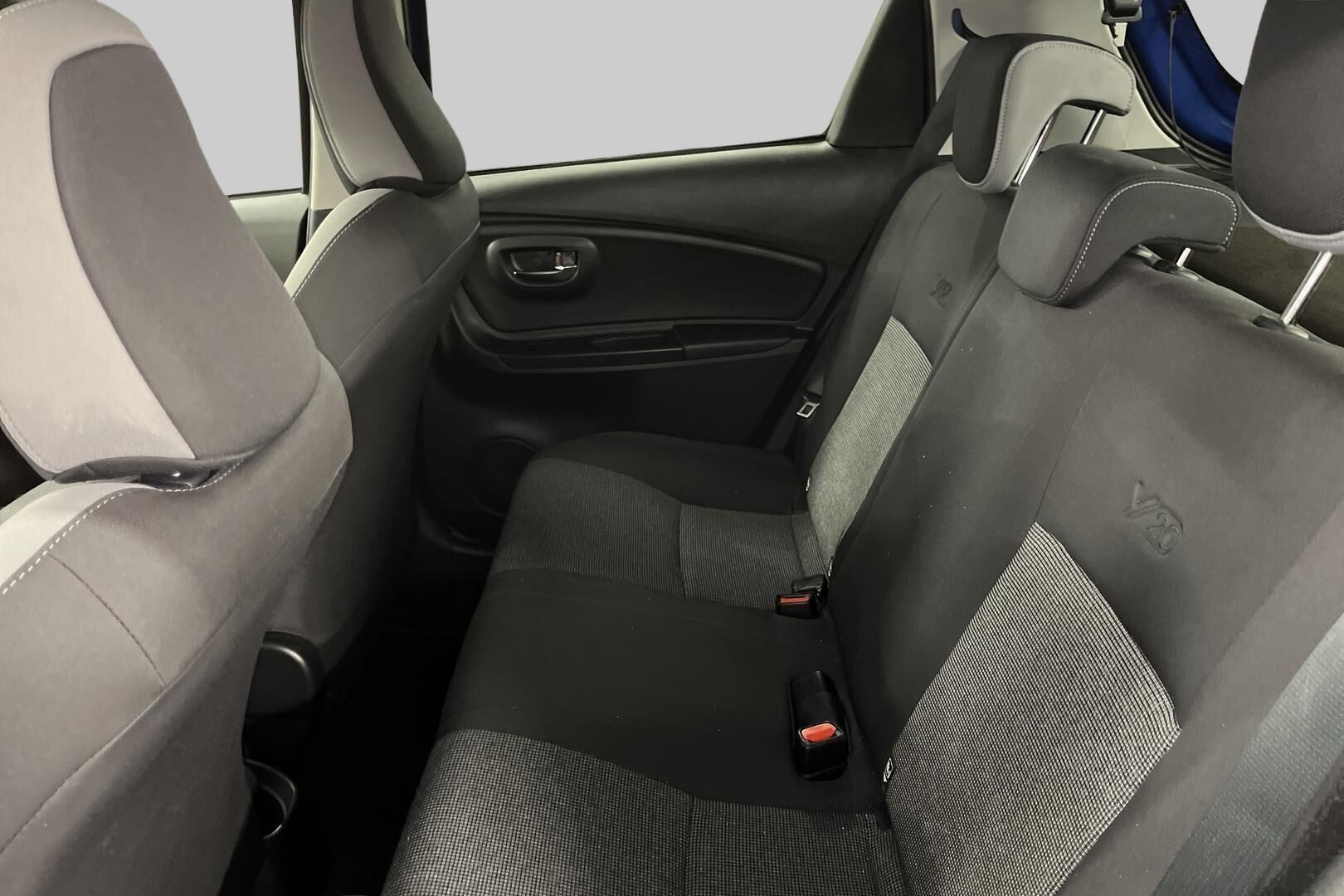 Toyota Yaris iso kuva 8