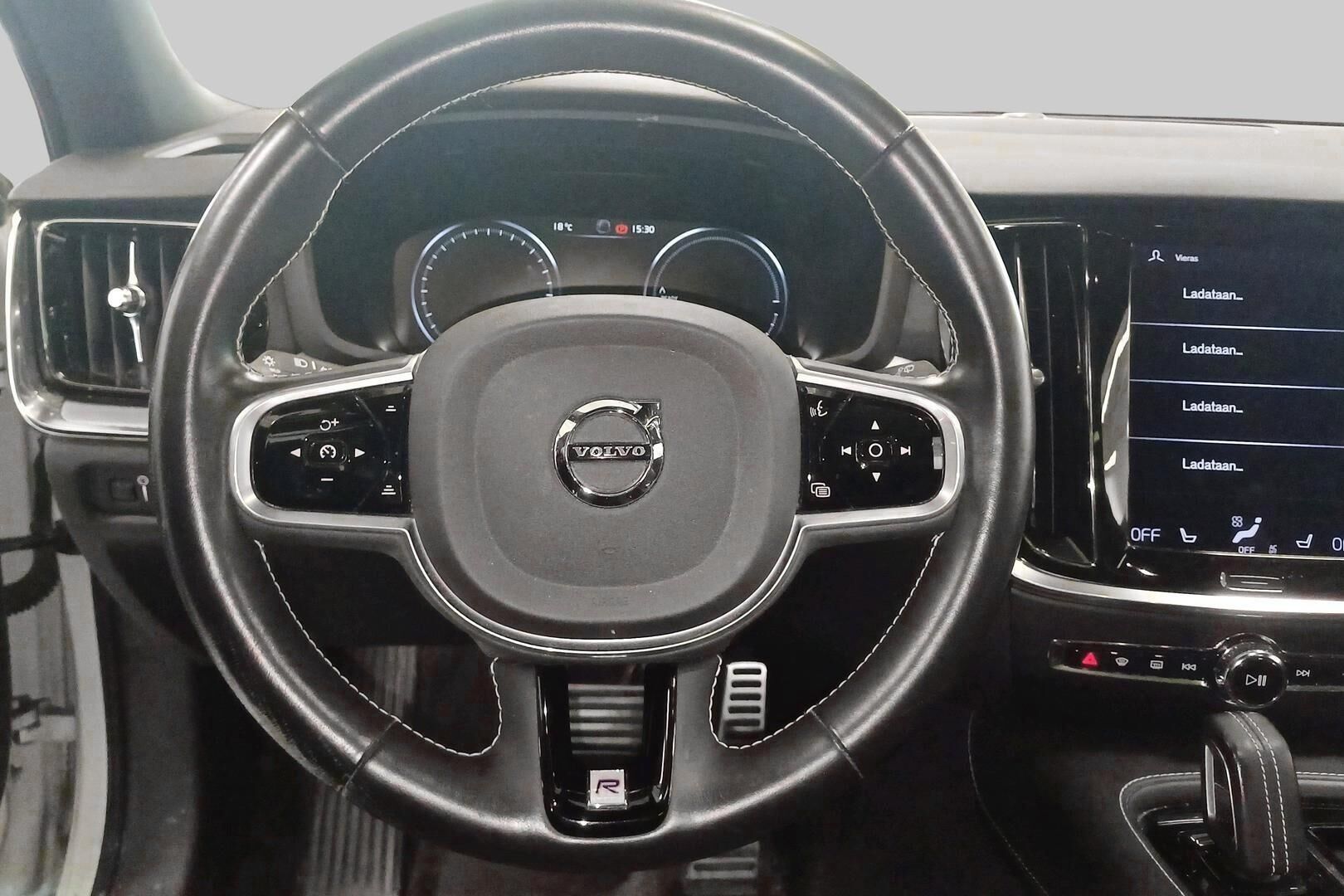 Volvo V60 iso kuva 2