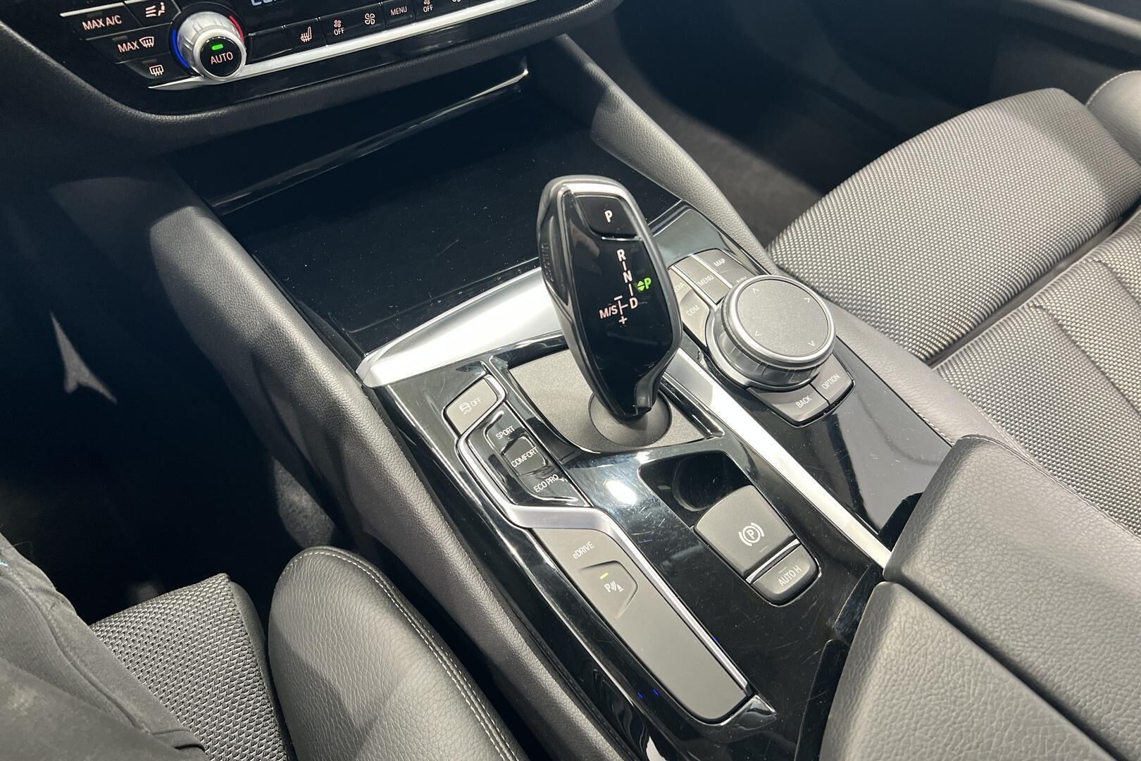 BMW 5-SARJA iso kuva 23