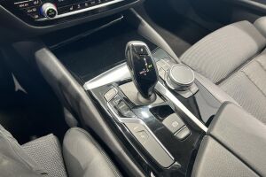 BMW 5-SARJA esikatselu 23