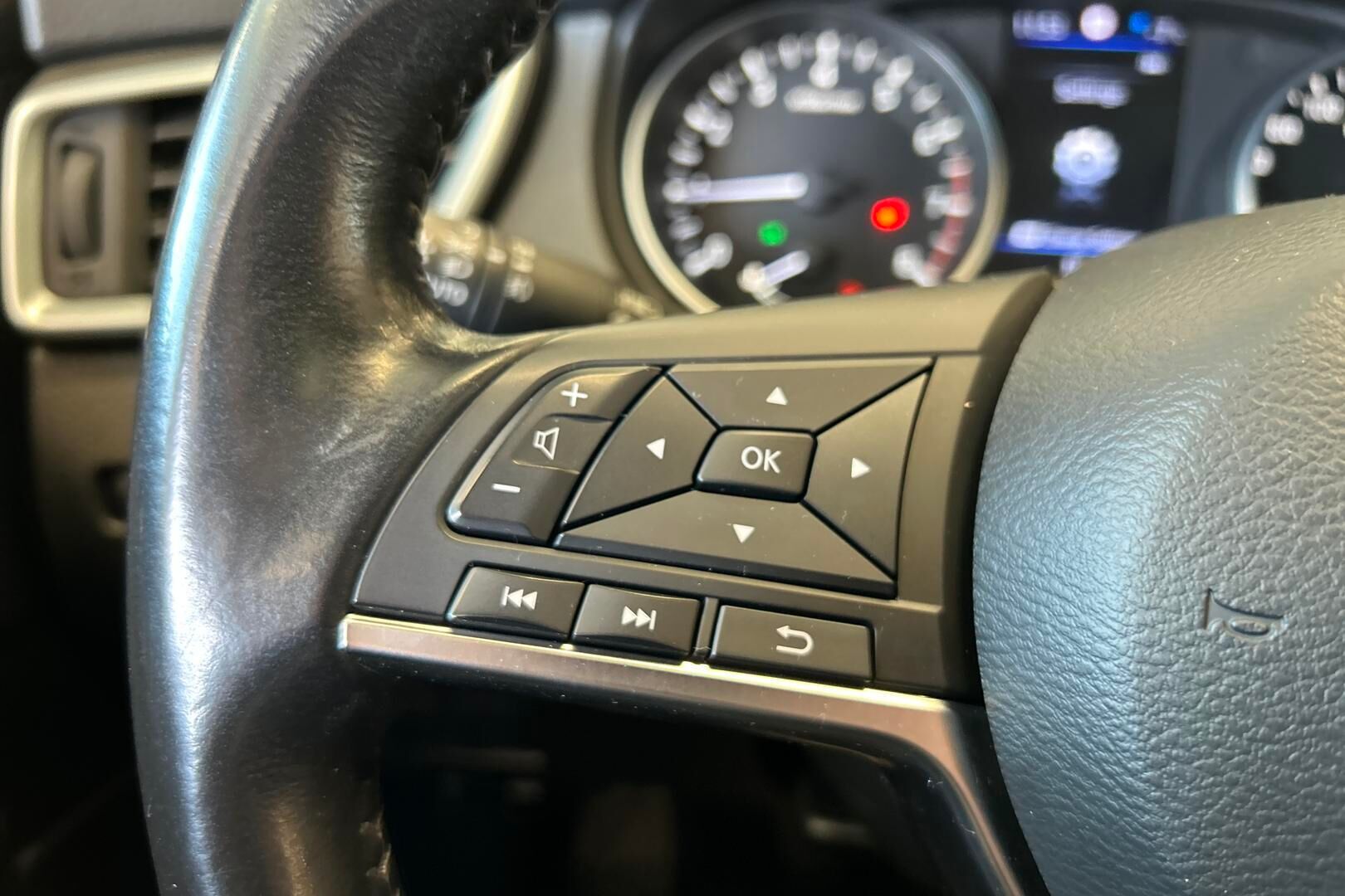 Nissan Qashqai iso kuva 16