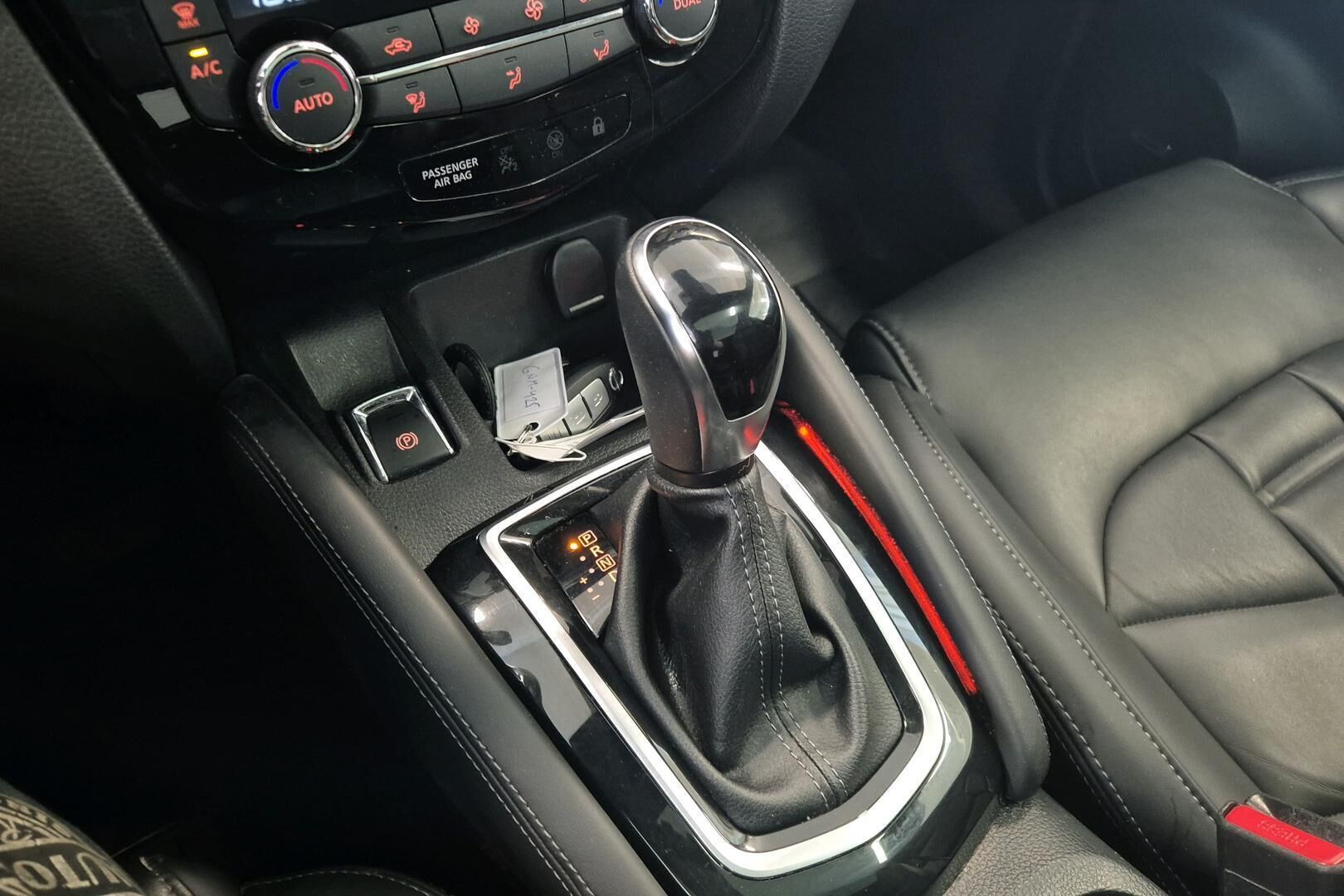 Nissan Qashqai iso kuva 17