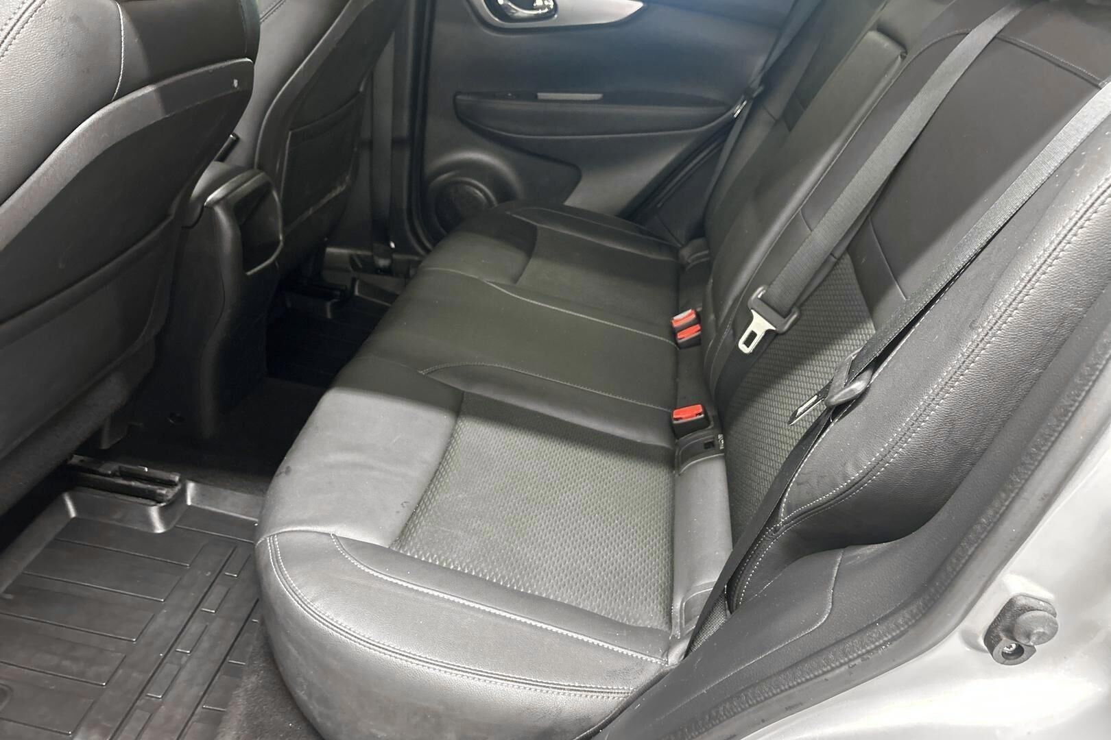 Nissan Qashqai iso kuva 10