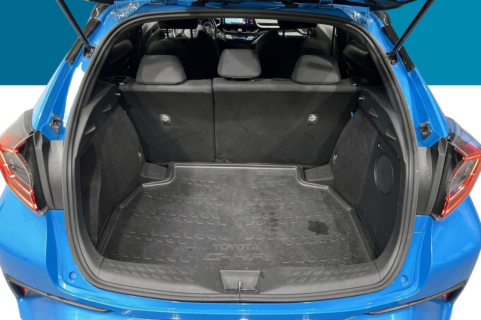 Toyota C-HR iso kuva 12