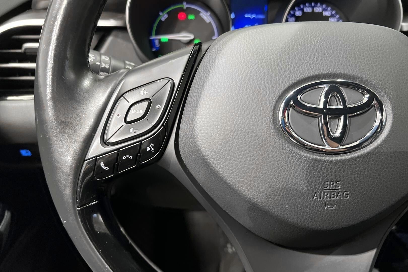 Toyota C-HR iso kuva 22