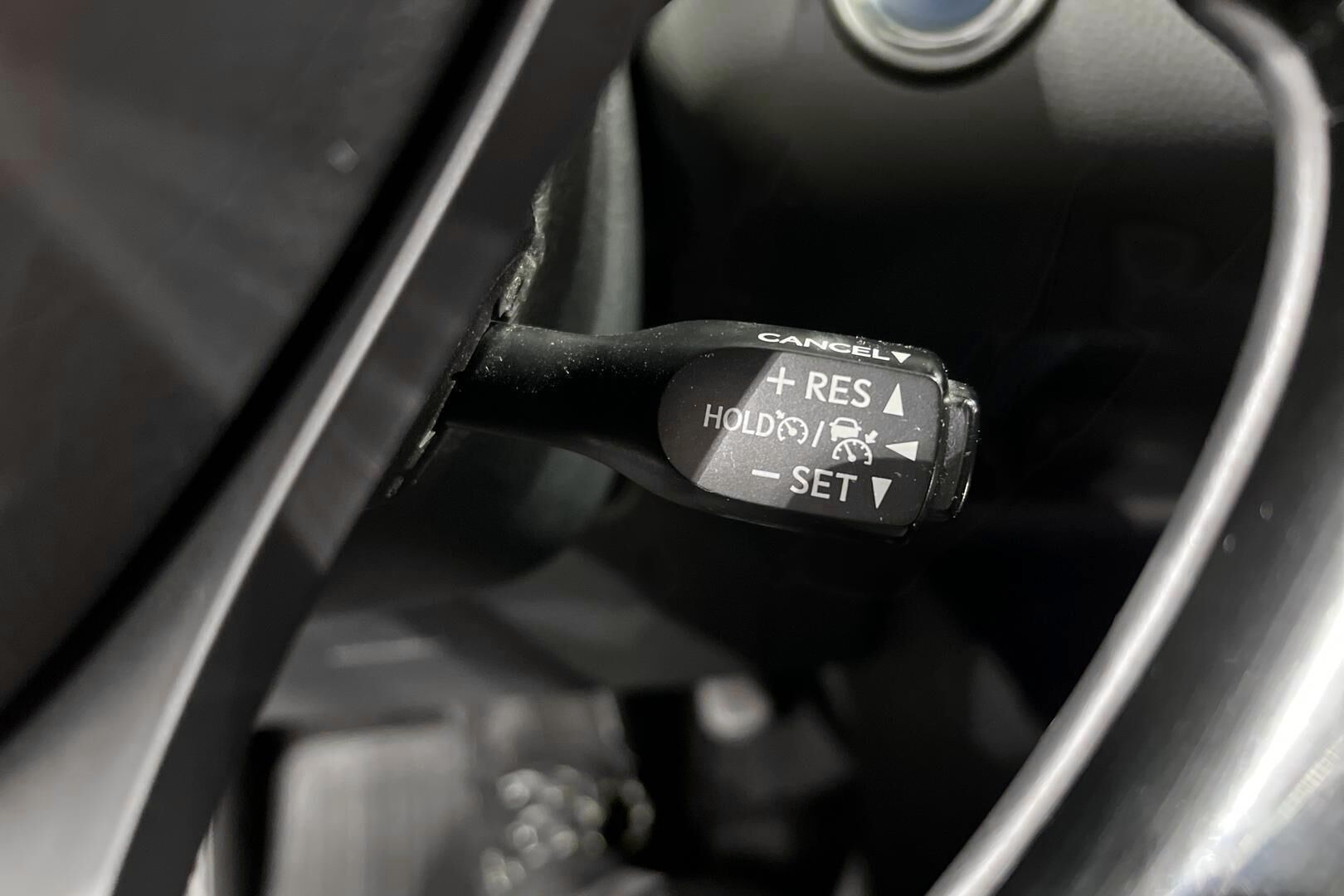 Toyota C-HR iso kuva 23