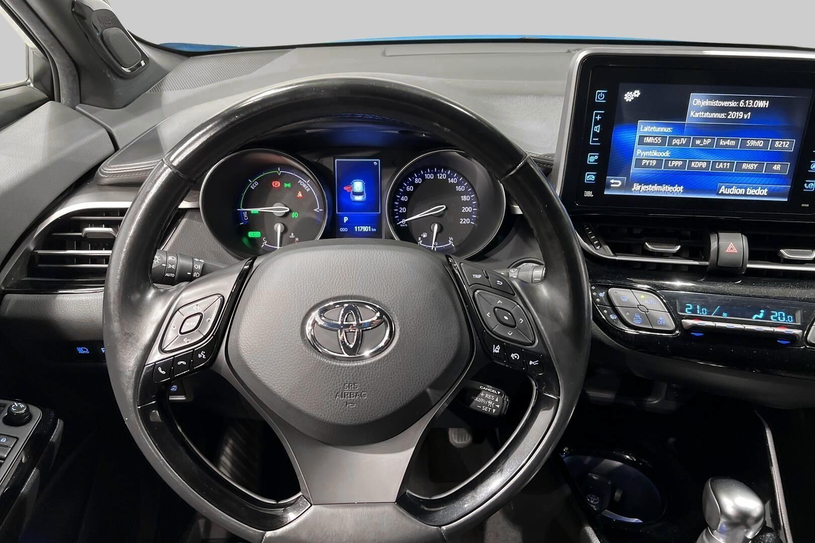 Toyota C-HR iso kuva 27