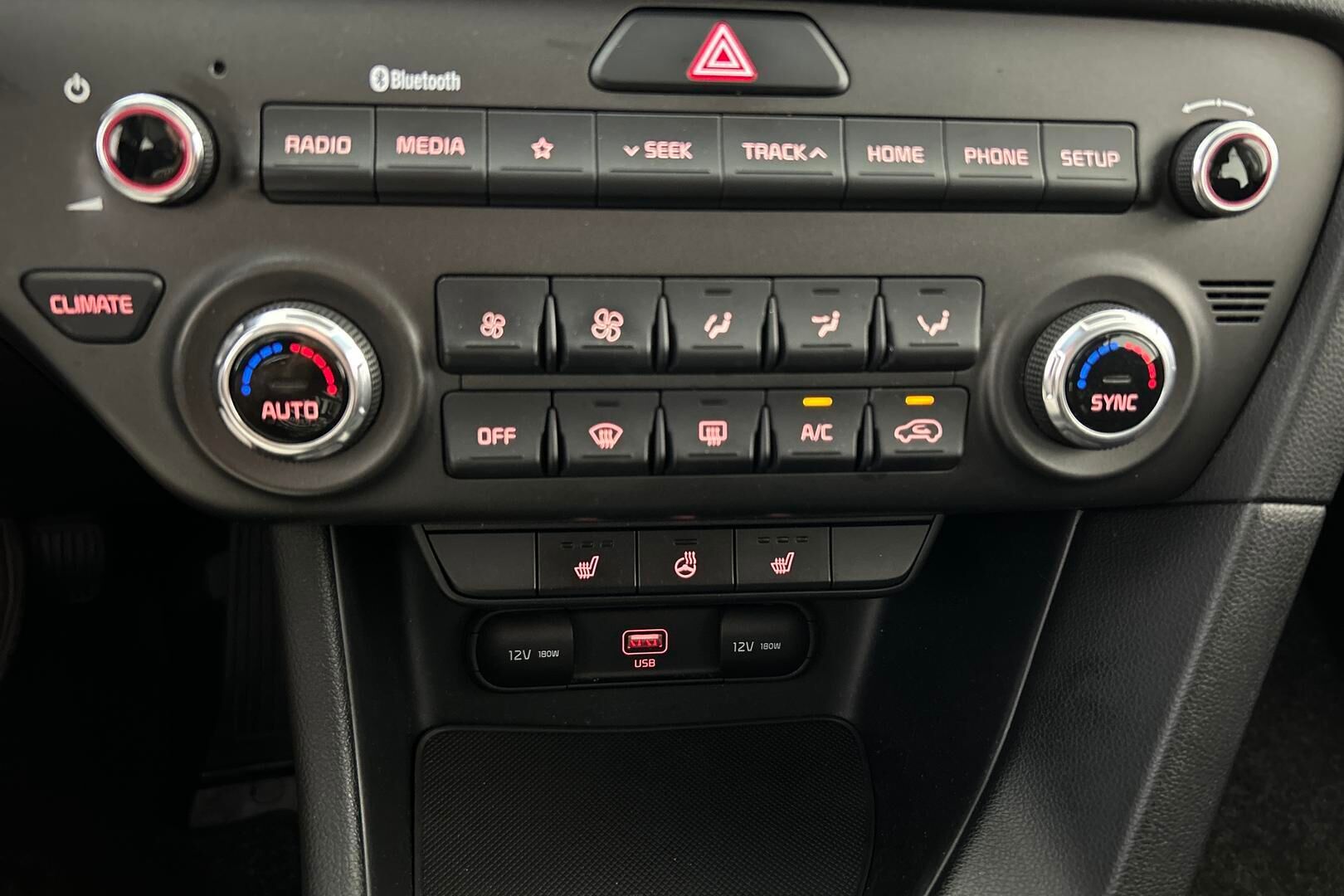 Kia Sportage iso kuva 18