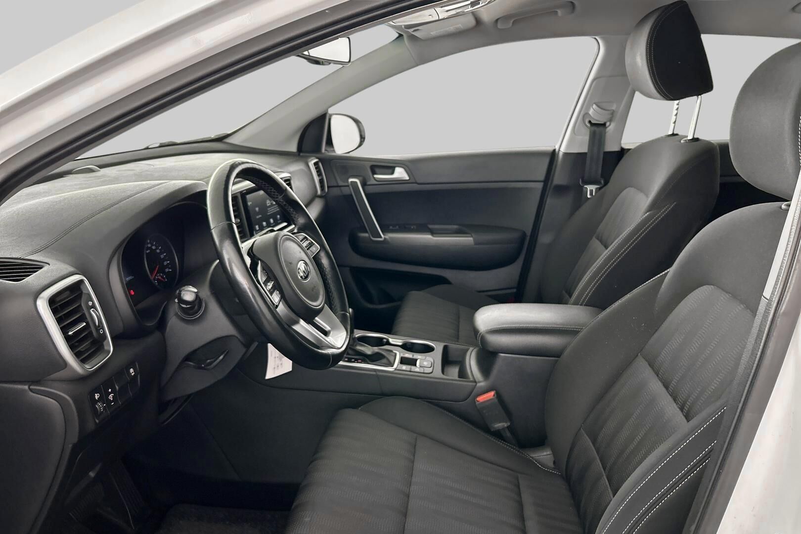 Kia Sportage iso kuva 8