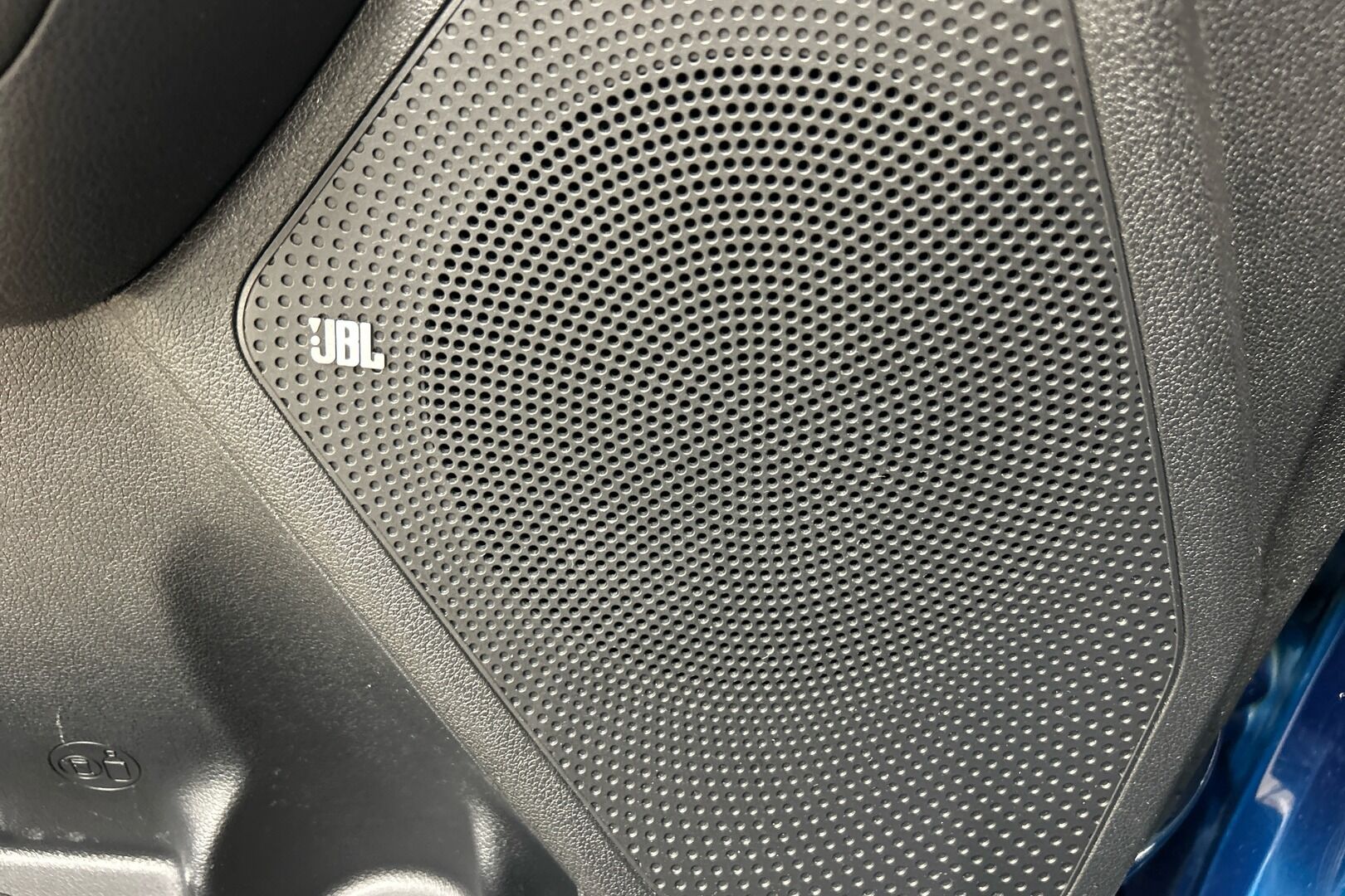 Kia Niro iso kuva 14