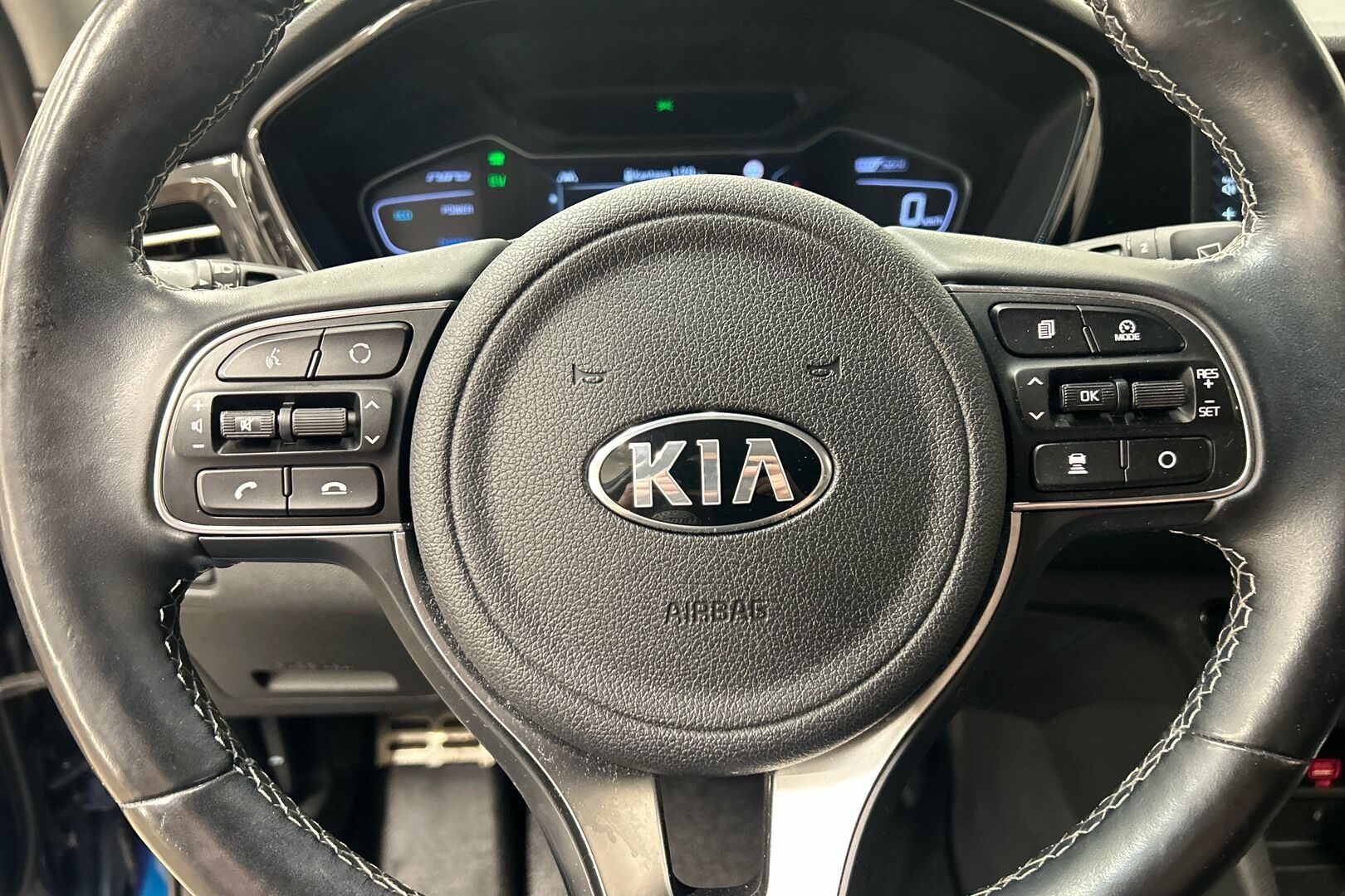 Kia Niro iso kuva 18
