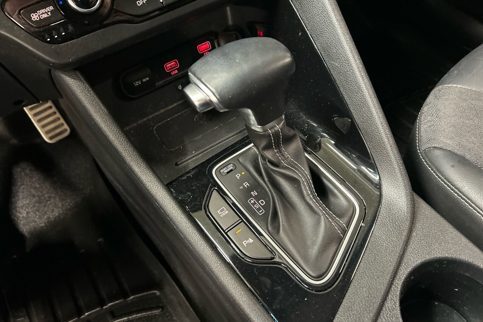Kia Niro iso kuva 22