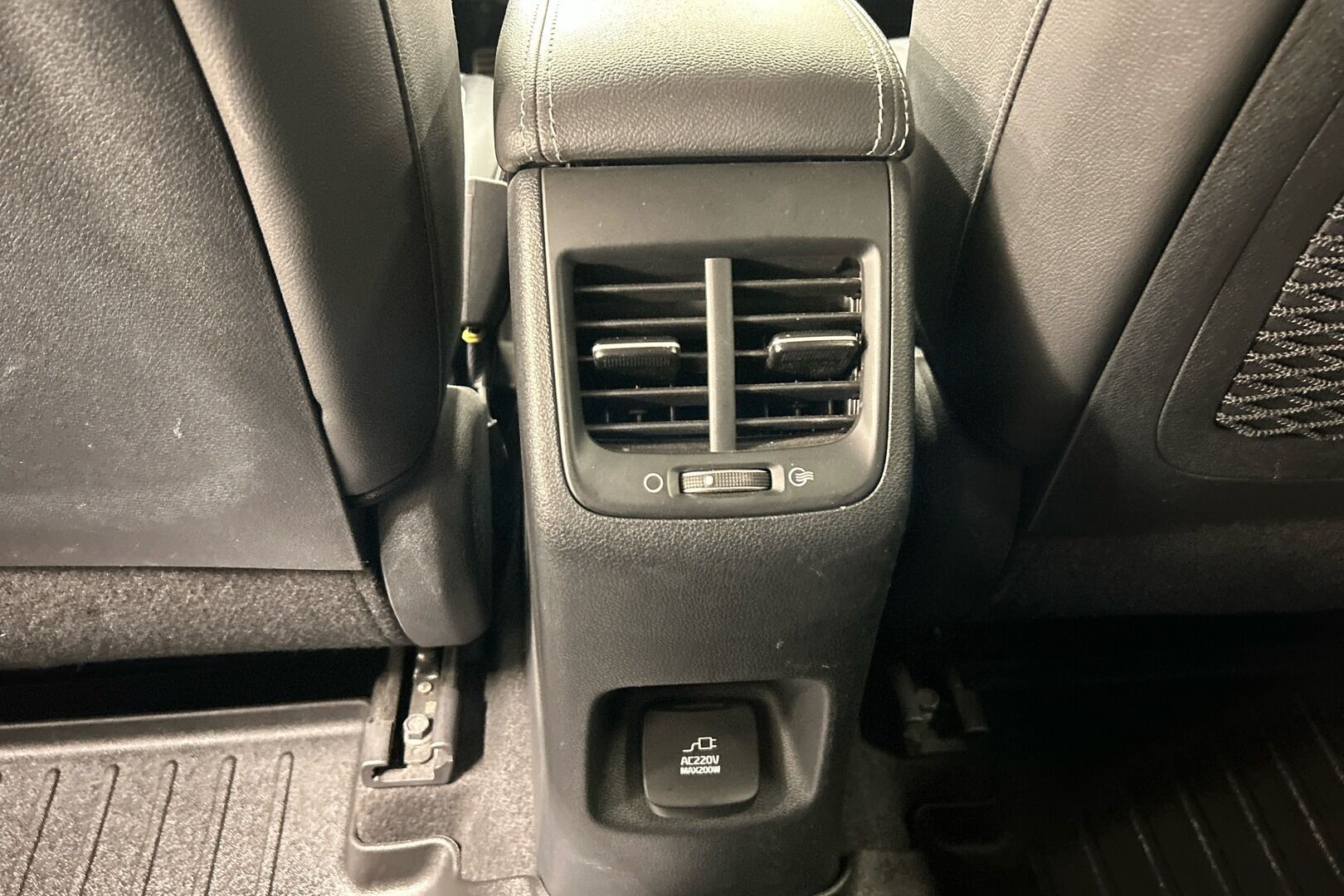 Kia Niro iso kuva 23