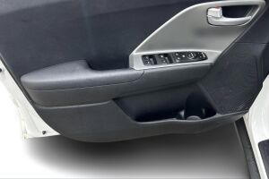 Kia Niro plug-in esikatselu 14