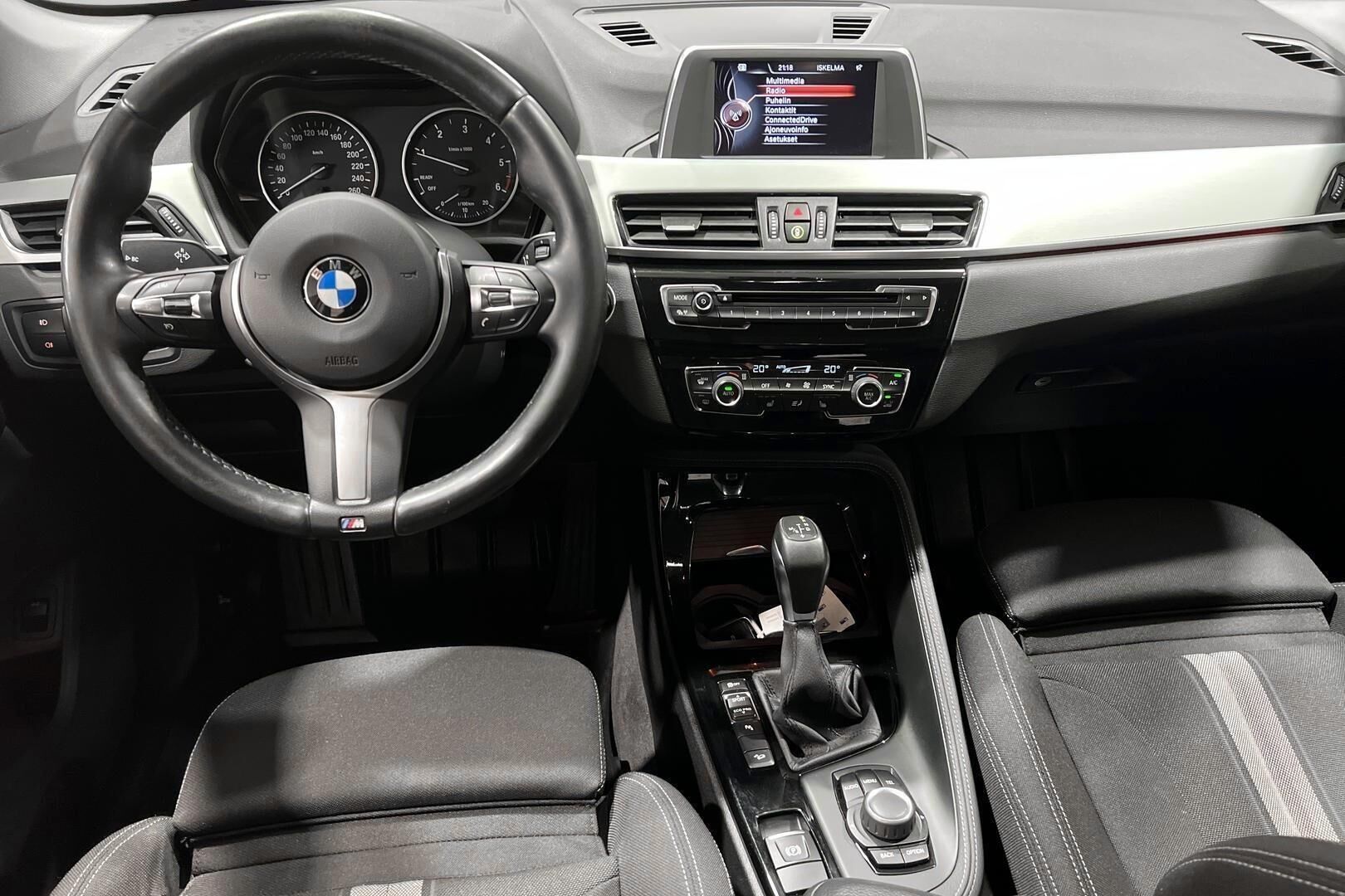 BMW X1 iso kuva 11