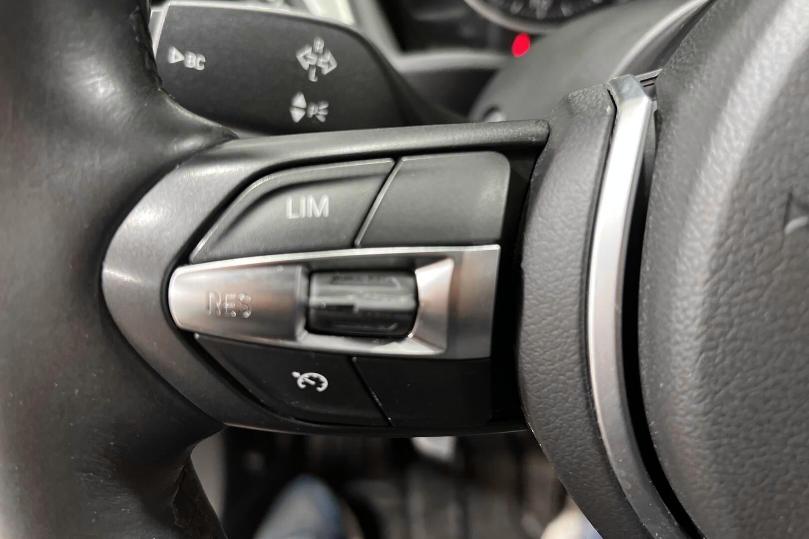 BMW X1 iso kuva 19