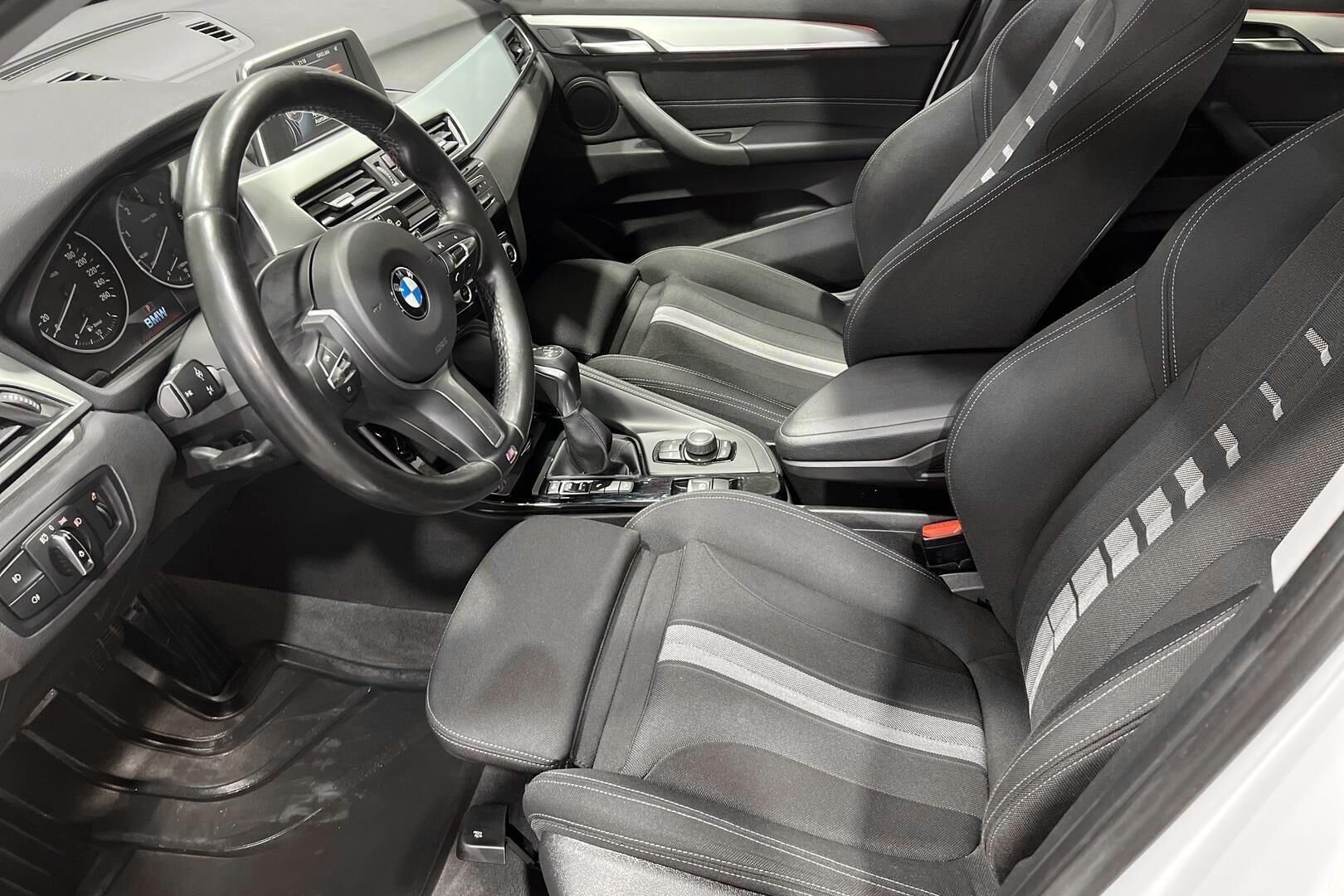 BMW X1 iso kuva 9