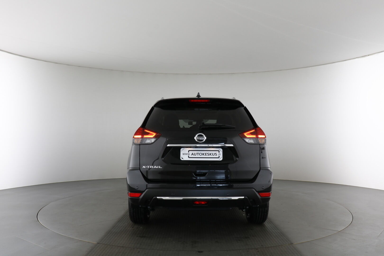 Nissan X-Trail iso kuva 4