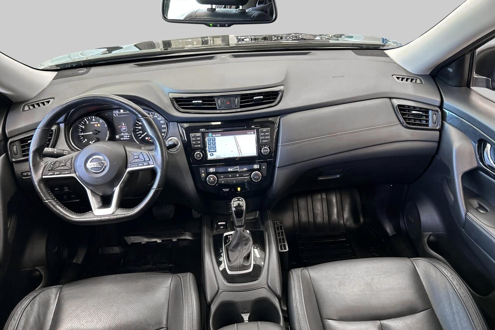 Nissan X-Trail iso kuva 11