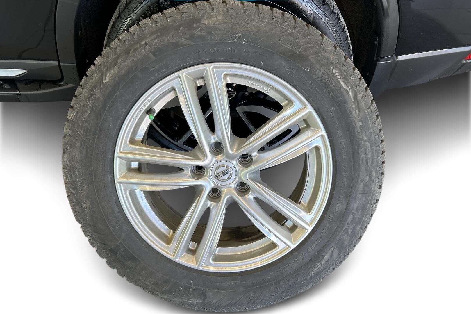 Nissan X-Trail iso kuva 13