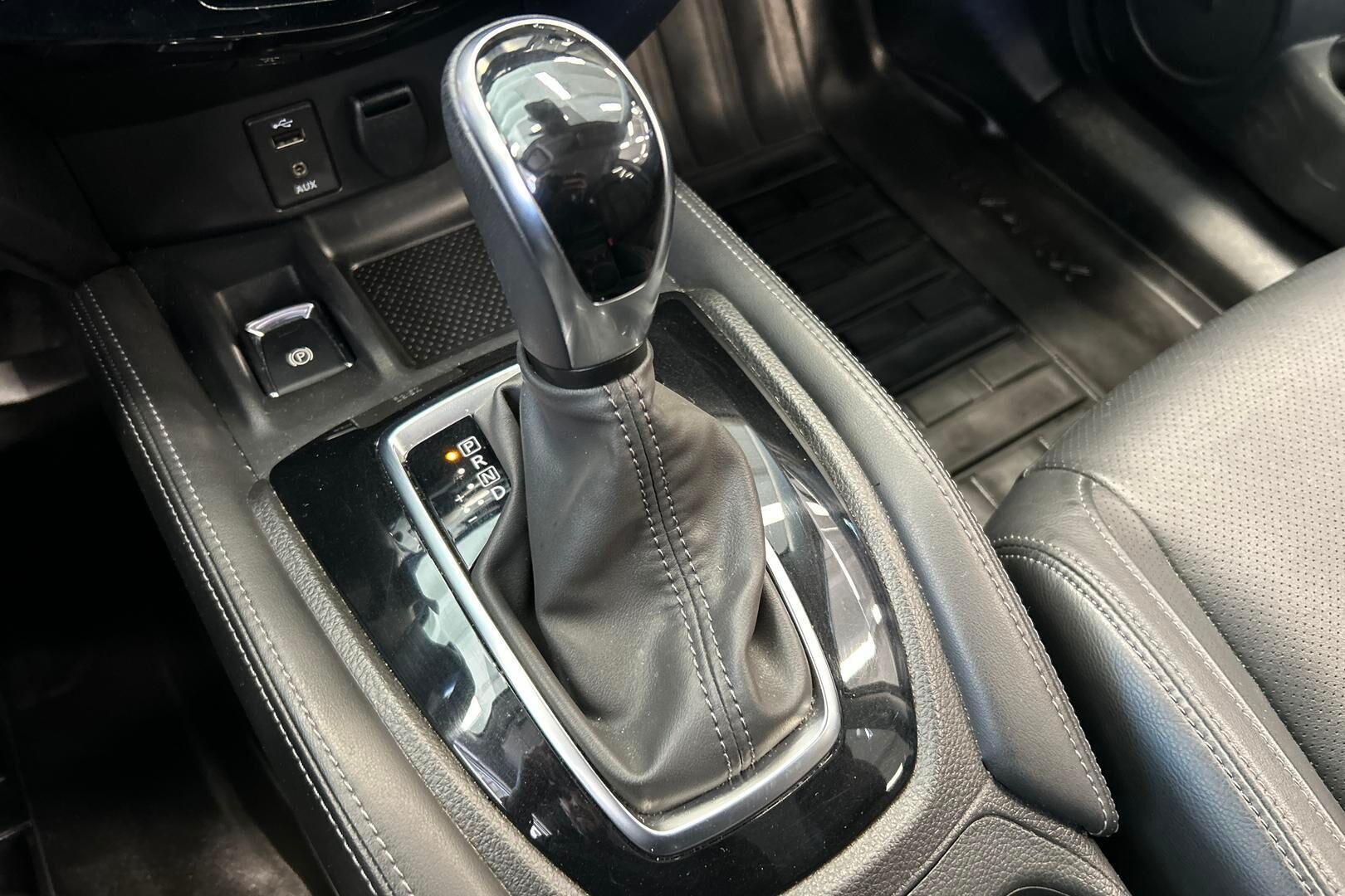 Nissan X-Trail iso kuva 21