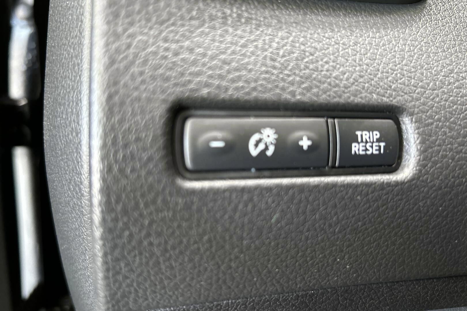 Nissan X-Trail iso kuva 26