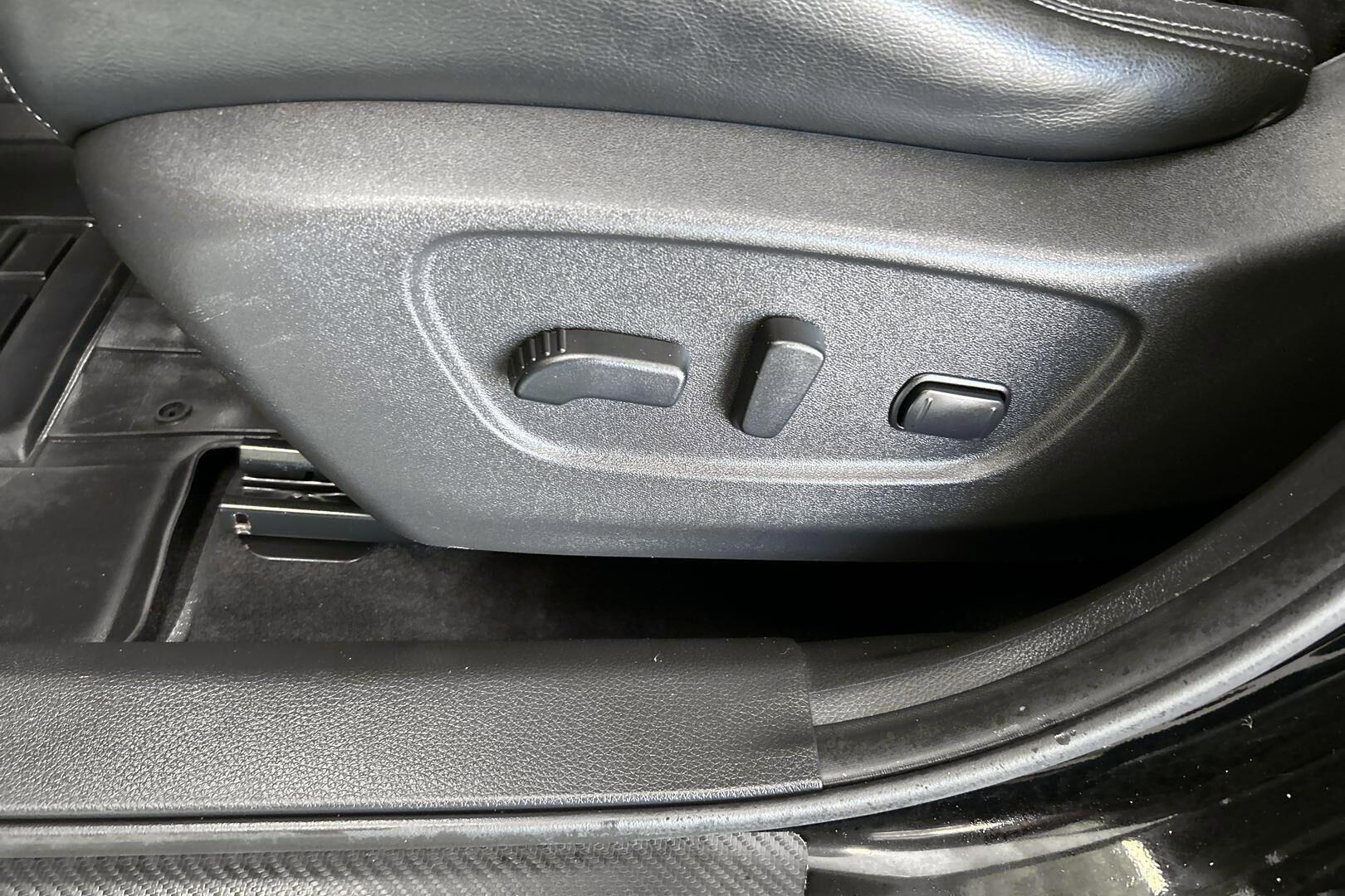 Nissan X-Trail iso kuva 29